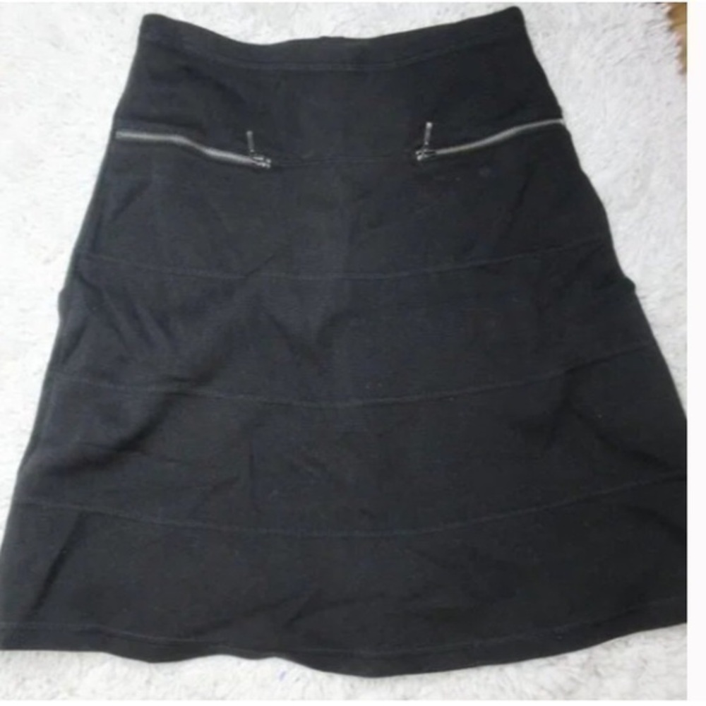 Athleta‎ Black Strata Ponte Knit A-line Skirt
sz XXS